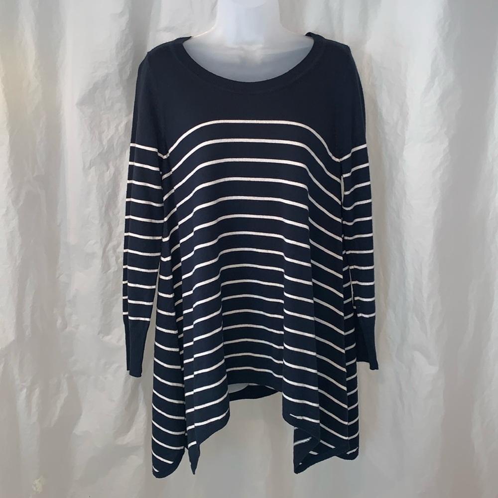 EUC Medium H&M Navy w White Strips Hi-Low Sweater